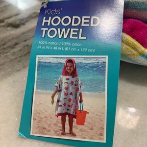 NWT hooded towel for kids -super cute summer print